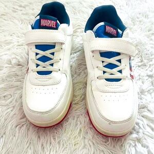 Marvel avengers kids shoes Size 9